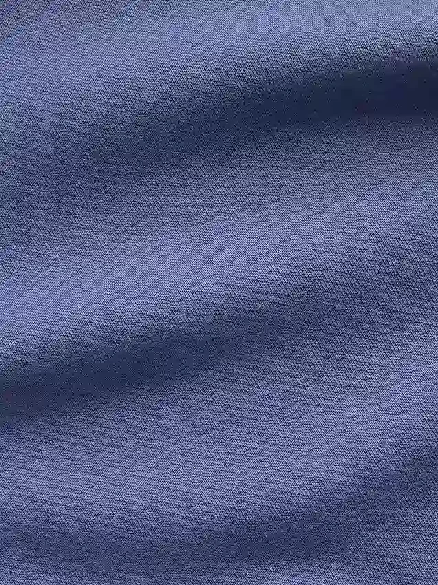 Nowoczesny podkoszulek bez rękawów z golfem