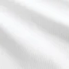 Nowoczesny, skrócony T-shirt z prążkowanego materiału