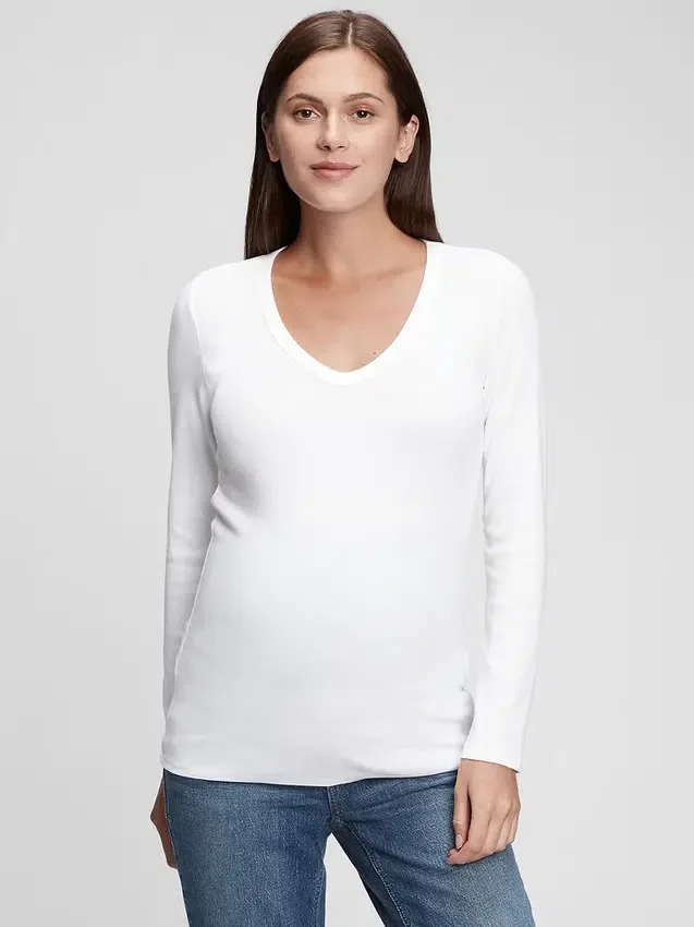 Nowoczesny T-shirt odzieży ciążowej z dekoltem w serek