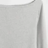 Nowoczesny T-shirt z dekoltem w łódkę