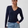 Nowoczesny T-shirt z dekoltem w serek