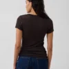 Nowoczesny T-shirt z dekoltem w serek