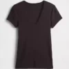 Nowoczesny T-shirt z dekoltem w serek