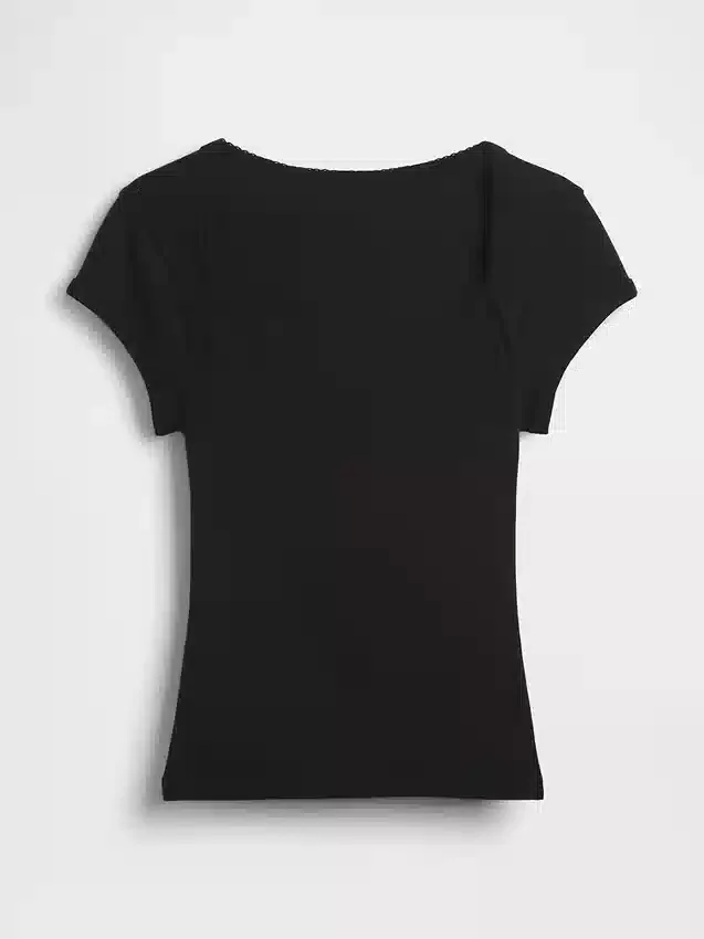 Nowoczesny T-shirt z kwadratowym dekoltem i skróconym krojem