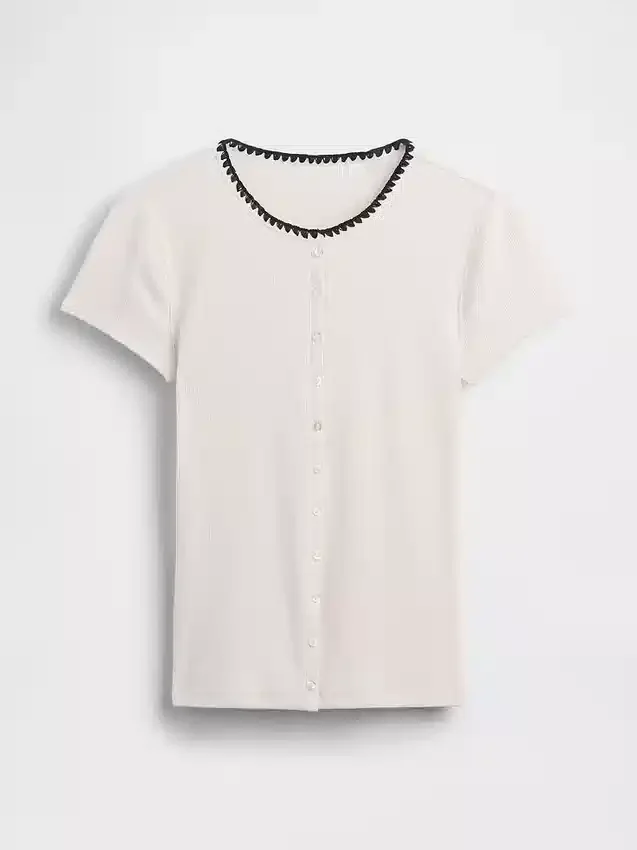 Nowoczesny T-shirt z okrągłym dekoltem i guzikami z dzianiny prążkowanej