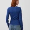 Nowoczesny T-shirt z prążkowanej dzianiny