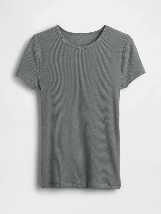 Nowoczesny T-shirt z prążkowanej dzianiny