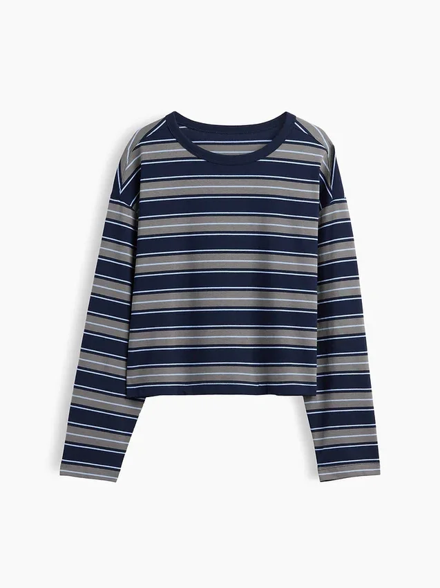 Oversizowy, skrócony T-shirt z dzianiny