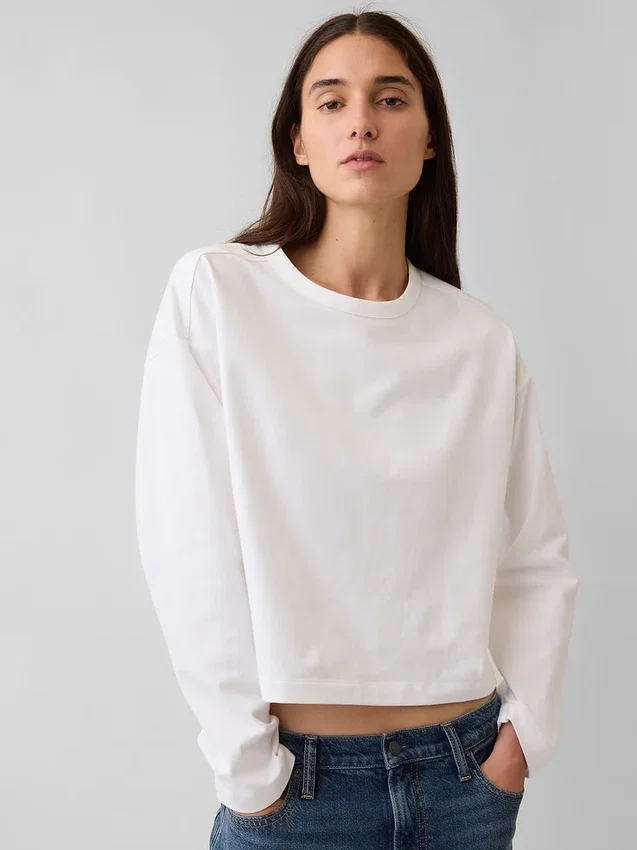 Oversizowy, skrócony T-shirt z dzianiny
