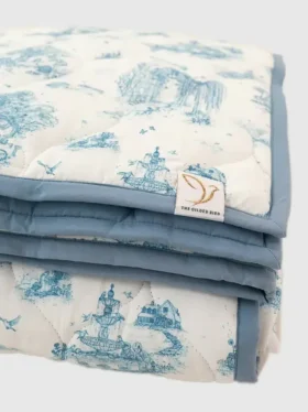 Pikowana mata do zabawy „Gilded Bird Spring Toile”