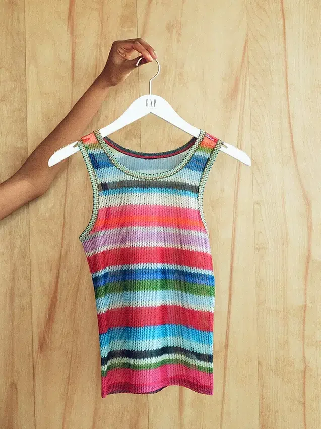 Przezroczysty top bez rękawów Gapstudio z motywem „Happy Stripe”