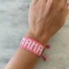 Różowa bransoletka „Mama” z motywem jelenia