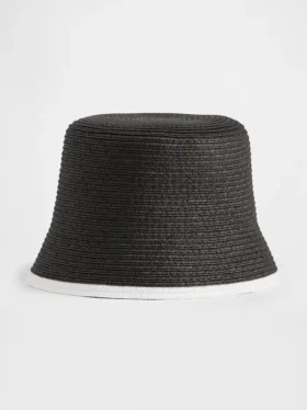 Słomkowa czapka typu bucket