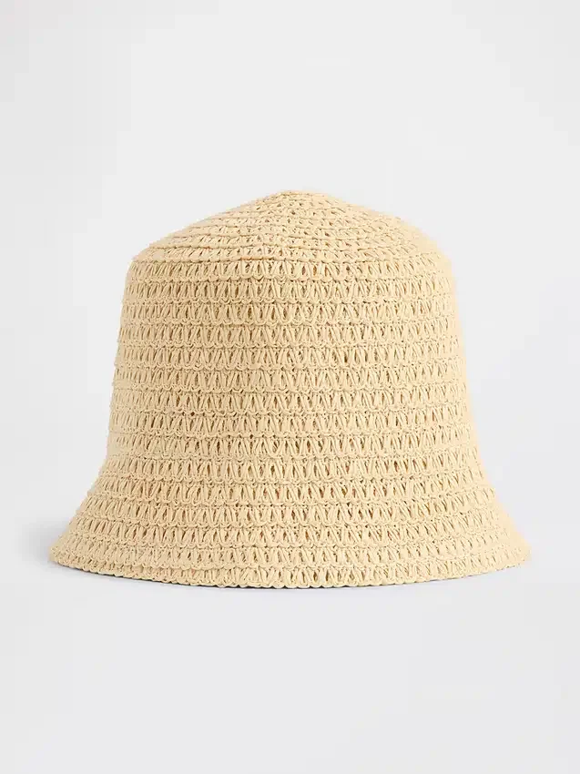 Słomkowa czapka typu bucket