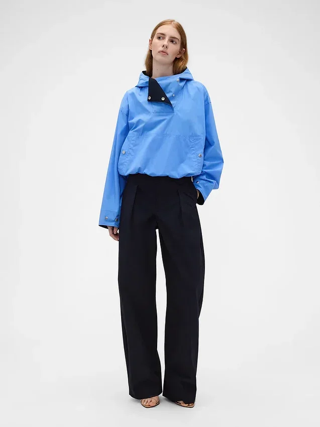 Spodnie GAP × Victoria Beckham z wysokim stanem i plisami w kształcie łuku