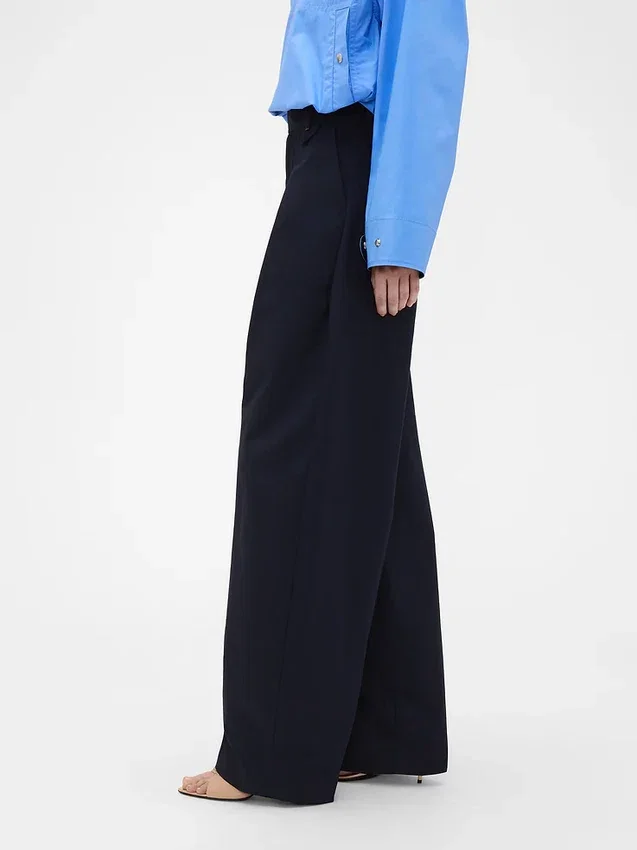 Spodnie GAP × Victoria Beckham z wysokim stanem i plisami w kształcie łuku