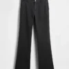 Spodnie khaki z niskim stanem i luźnym krojem rozkloszowanym