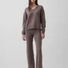Spodnie sweterkowe typu bootcut z serii CashSoft