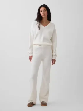 Spodnie sweterkowe typu bootcut z serii CashSoft