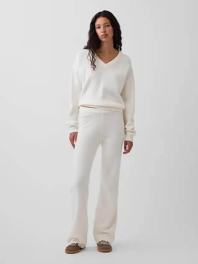 Spodnie sweterkowe typu bootcut z serii CashSoft