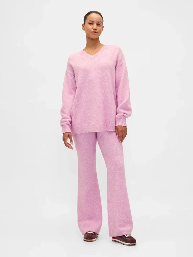 Spodnie sweterkowe typu bootcut z serii CashSoft