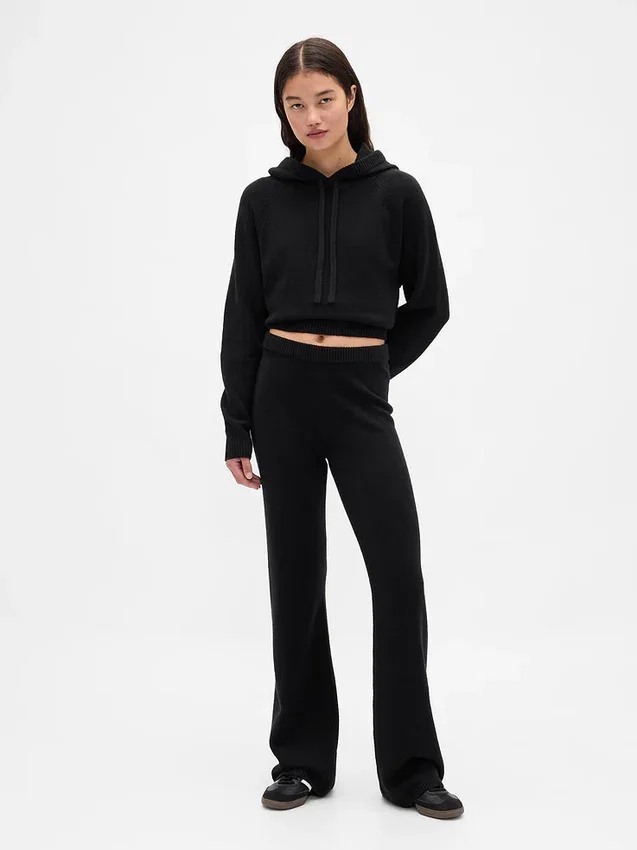Spodnie sweterkowe typu bootcut z serii CashSoft