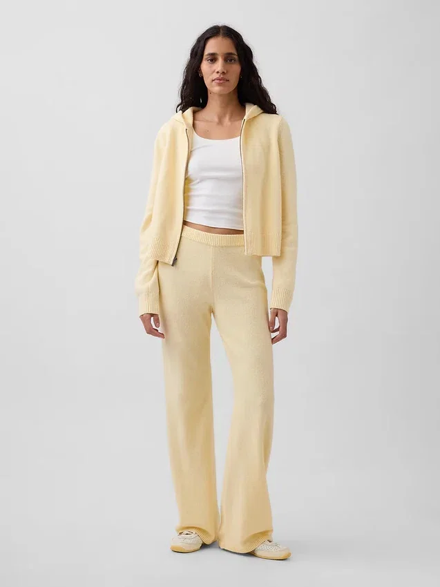 Spodnie sweterkowe typu bootcut z serii CashSoft