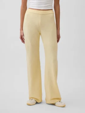 Spodnie sweterkowe typu bootcut z serii CashSoft