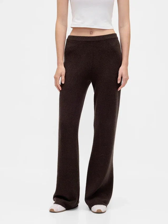 Spodnie sweterkowe typu bootcut z serii CashSoft