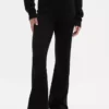 Spodnie sweterkowe typu bootcut z serii CashSoft