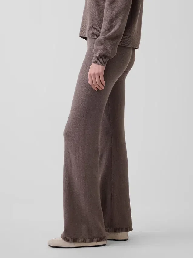 Spodnie sweterkowe typu bootcut z serii CashSoft
