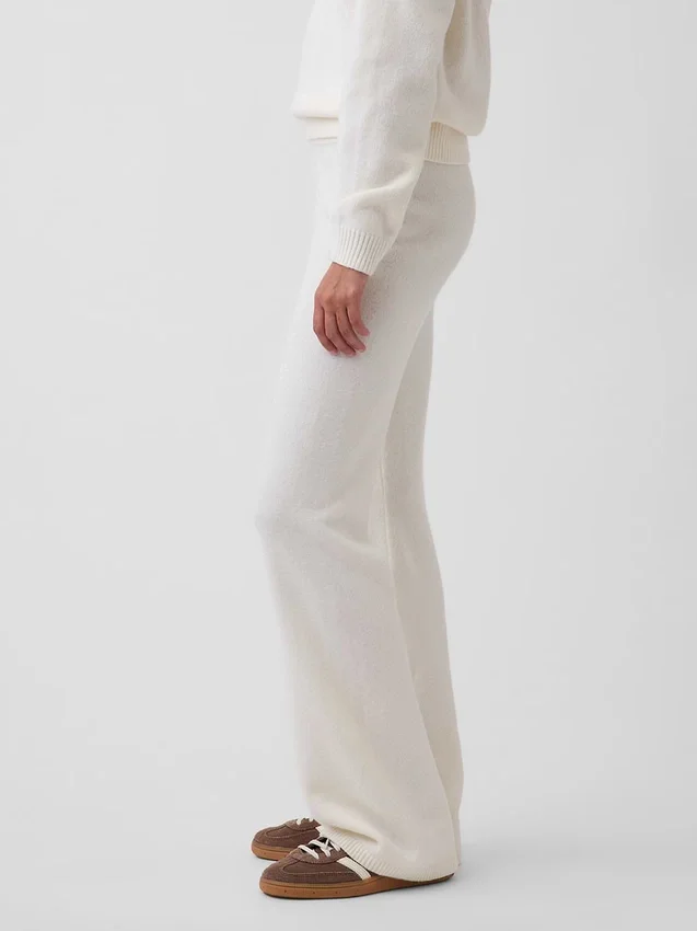 Spodnie sweterkowe typu bootcut z serii CashSoft