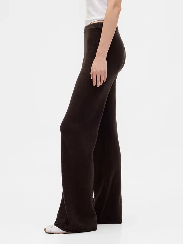 Spodnie sweterkowe typu bootcut z serii CashSoft