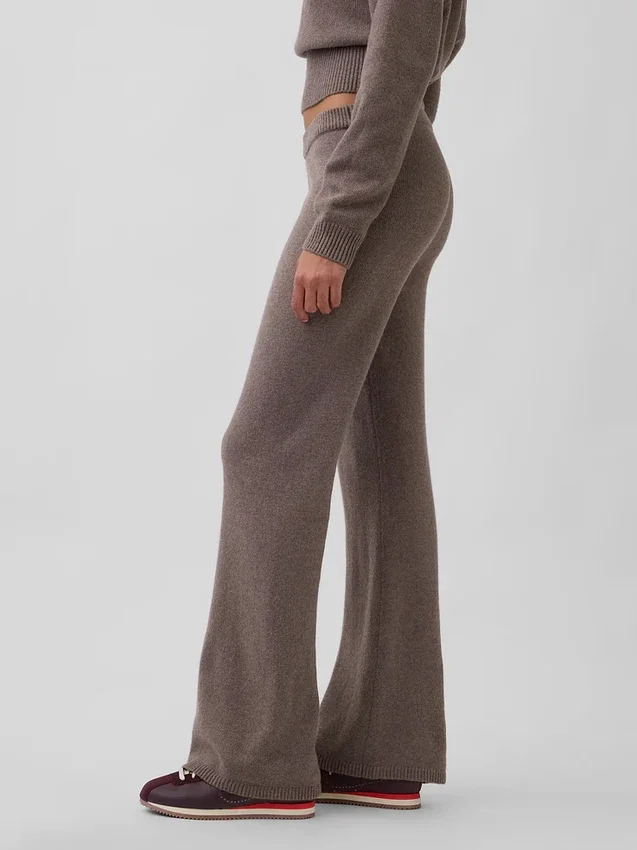 Spodnie sweterkowe typu bootcut z serii CashSoft