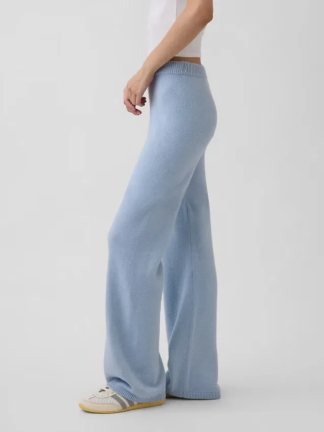 Spodnie sweterkowe typu bootcut z serii CashSoft
