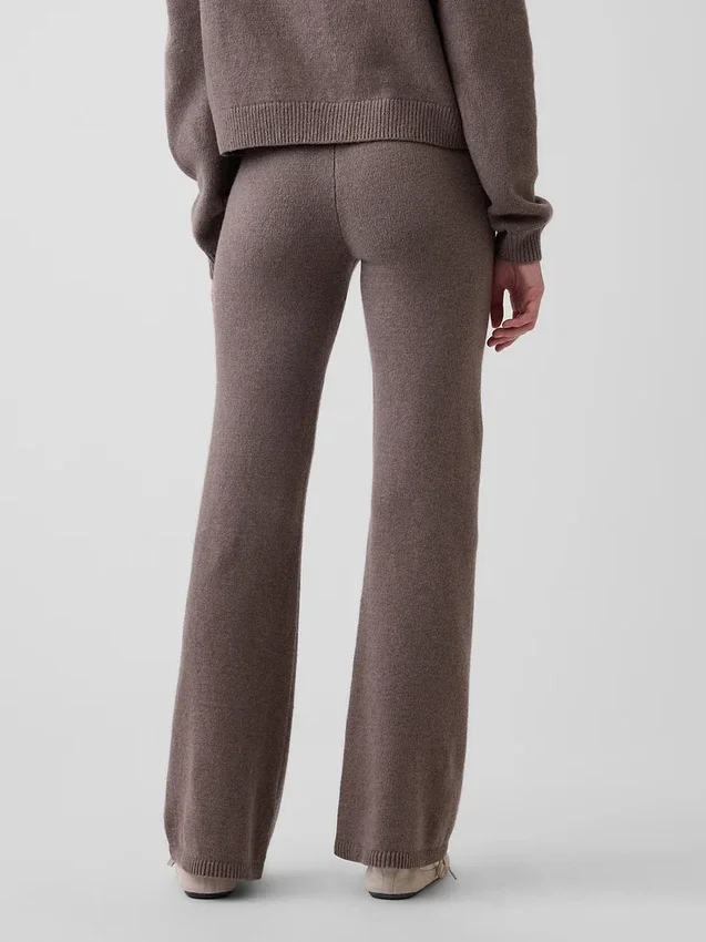 Spodnie sweterkowe typu bootcut z serii CashSoft