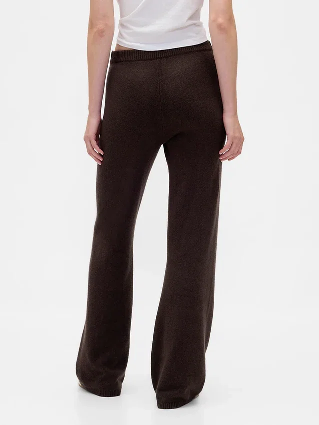 Spodnie sweterkowe typu bootcut z serii CashSoft