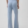 Spodnie sweterkowe typu bootcut z serii CashSoft