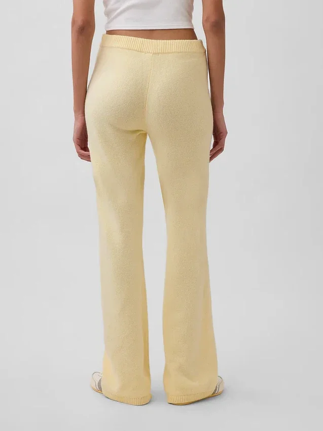 Spodnie sweterkowe typu bootcut z serii CashSoft