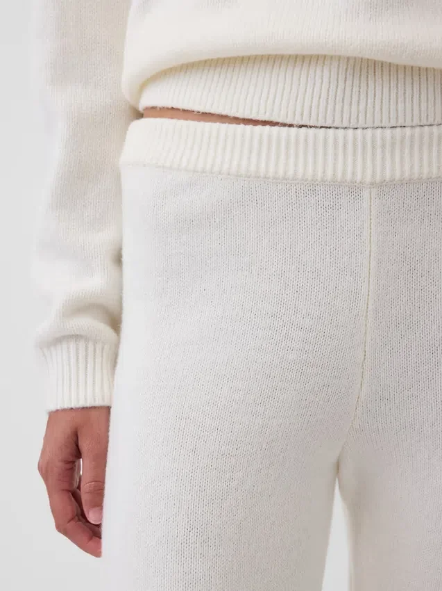 Spodnie sweterkowe typu bootcut z serii CashSoft