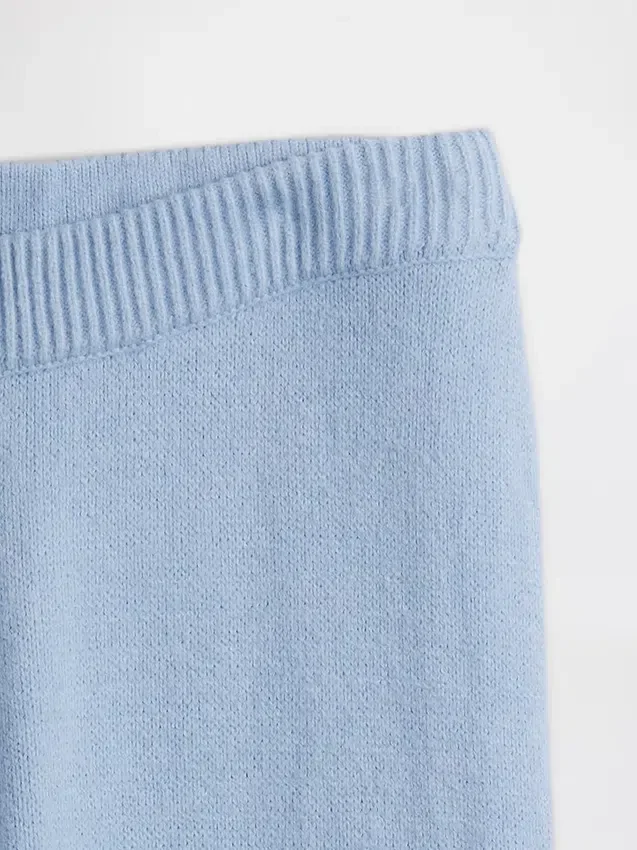 Spodnie sweterkowe typu bootcut z serii CashSoft