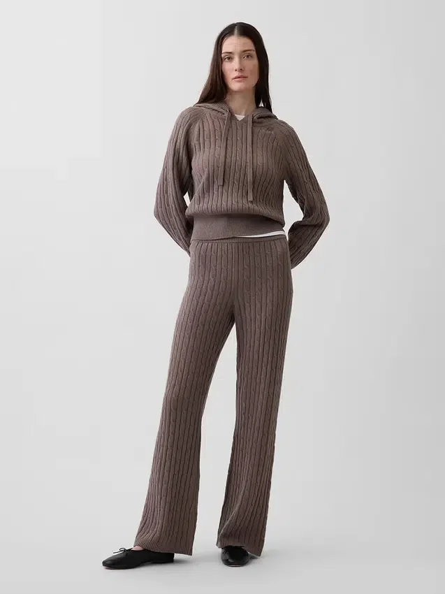 Spodnie sweterkowe z dzianiny typu „cable-knit” z serii CashSoft