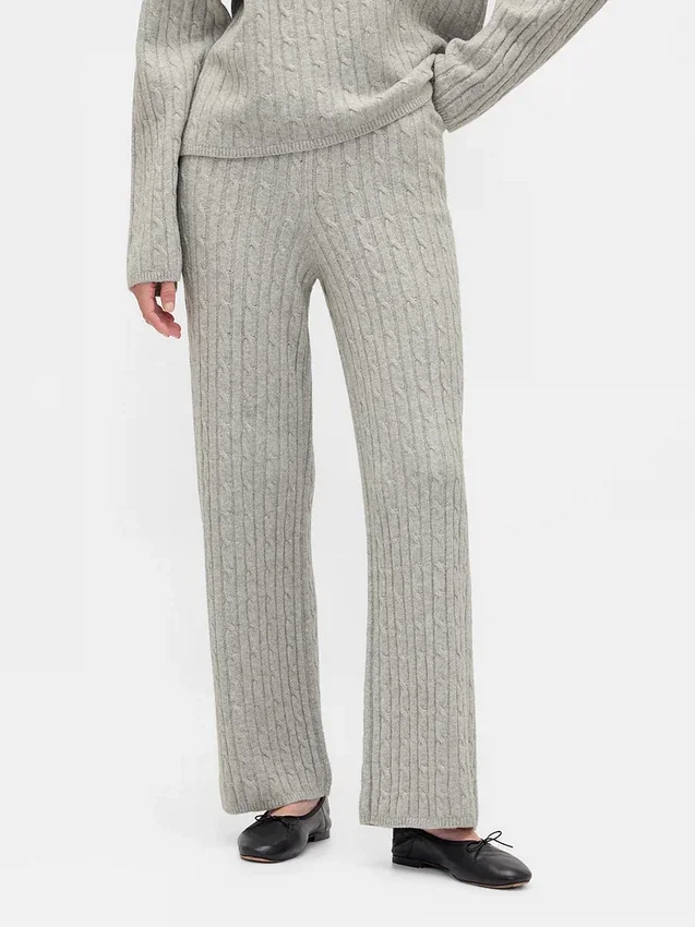 Spodnie sweterkowe z dzianiny typu „cable-knit” z serii CashSoft