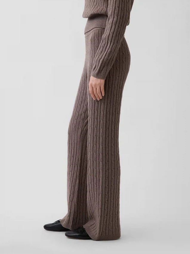 Spodnie sweterkowe z dzianiny typu „cable-knit” z serii CashSoft