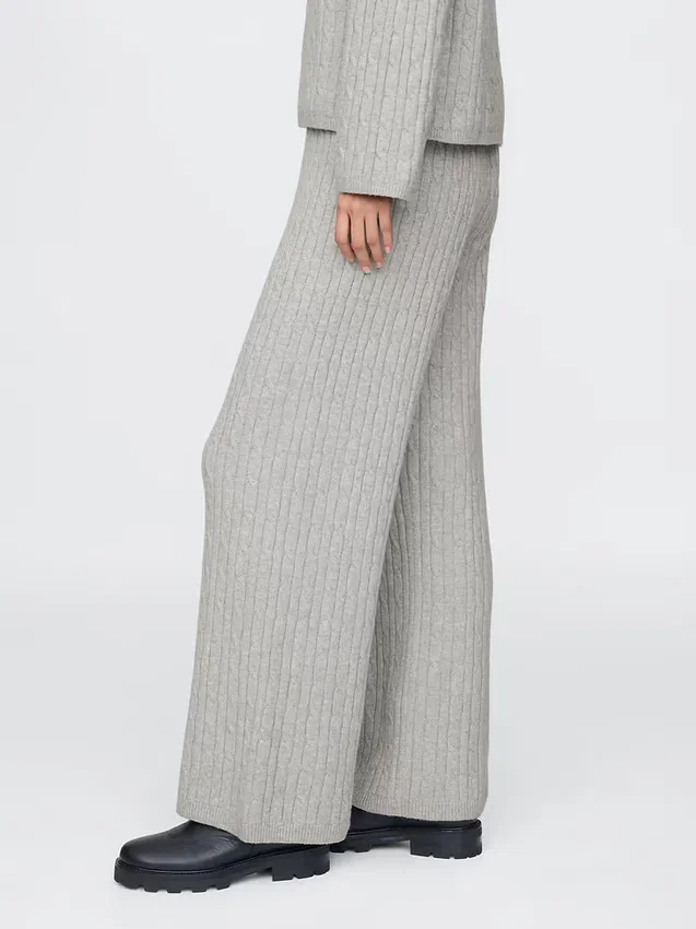 Spodnie sweterkowe z dzianiny typu „cable-knit” z serii CashSoft