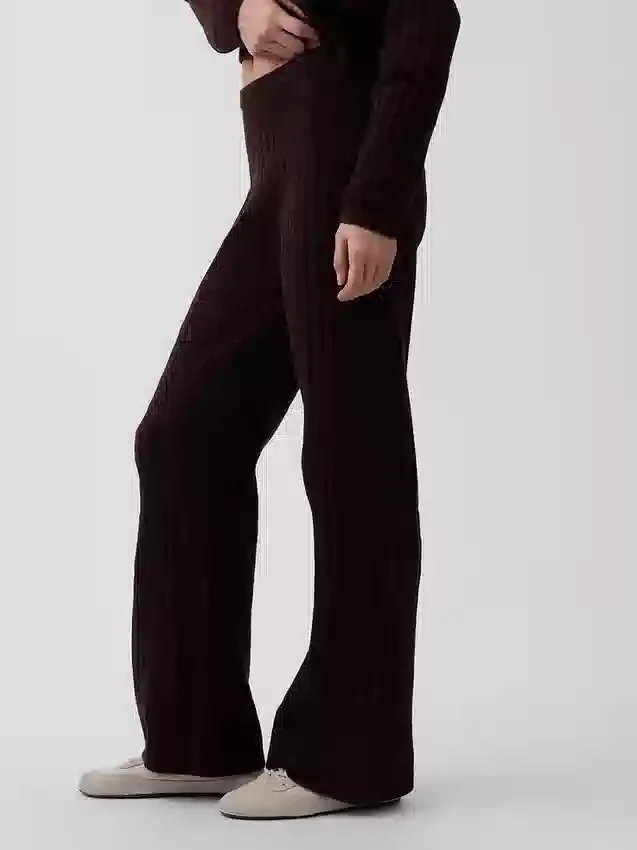 Spodnie sweterkowe z dzianiny typu „cable-knit” z serii CashSoft