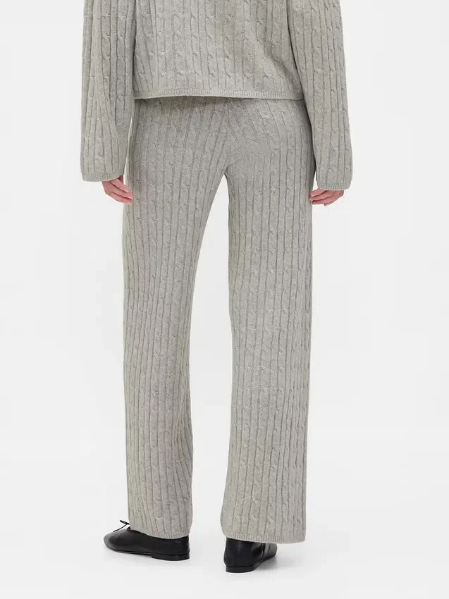 Spodnie sweterkowe z dzianiny typu „cable-knit” z serii CashSoft