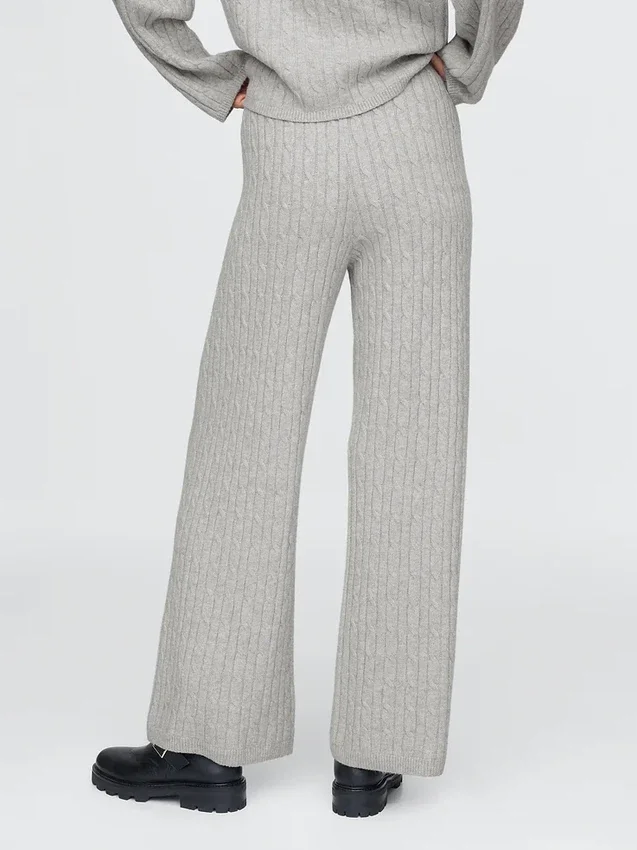 Spodnie sweterkowe z dzianiny typu „cable-knit” z serii CashSoft
