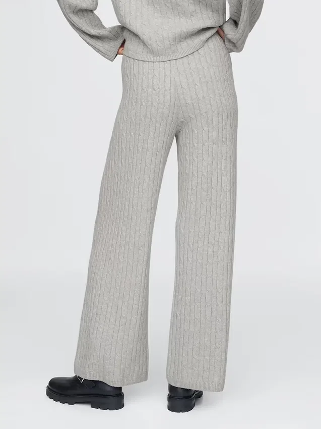 Spodnie sweterkowe z dzianiny typu „cable-knit” z serii CashSoft