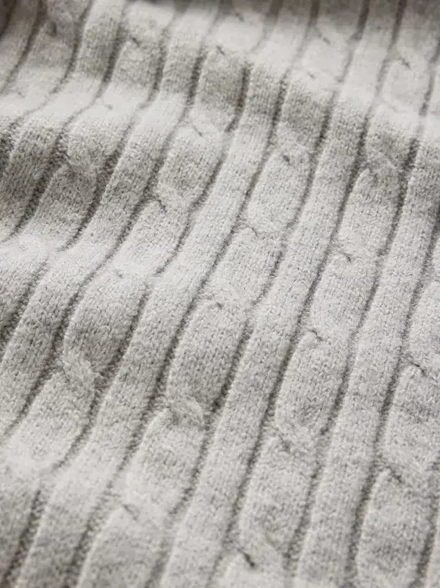 Spodnie sweterkowe z dzianiny typu „cable-knit” z serii CashSoft